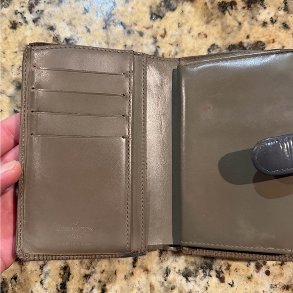 Refinished Louis Vuitton kiss lock wallet - Picture 3 of 6